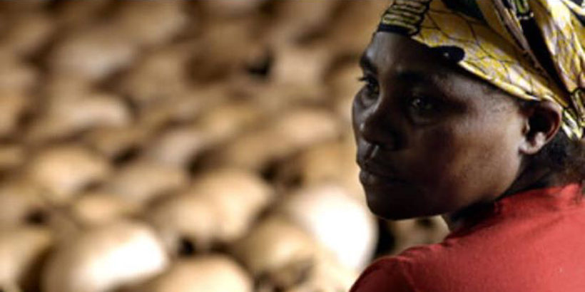 Danielle Nyirabazungu, gardienne du mémorial de Gisozi, le 27 février 2004 à Nyamata. © Gianluigi Guercia/AFP