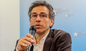 Monsieur Jean – Philippe SCHREIBER, professeur à l’Université Libre de Bruxelles, membre fondateur d’Ibuka Belgique
