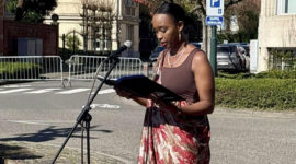 Mme Claire Kayirangwa Secrétaire générale d’Ibuka M&J à la stelle commémorative de Woluwe St Pierre (le 07/04/2026)