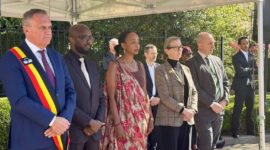 Le Bourgmestre de la commune de Woluwé-Saint-Pierre, M. Benoît Cerexhe,Mme Claire Kayirangwa SG Ibuka, M. Ernest Gakuba, président DRB, Les diplomates,
